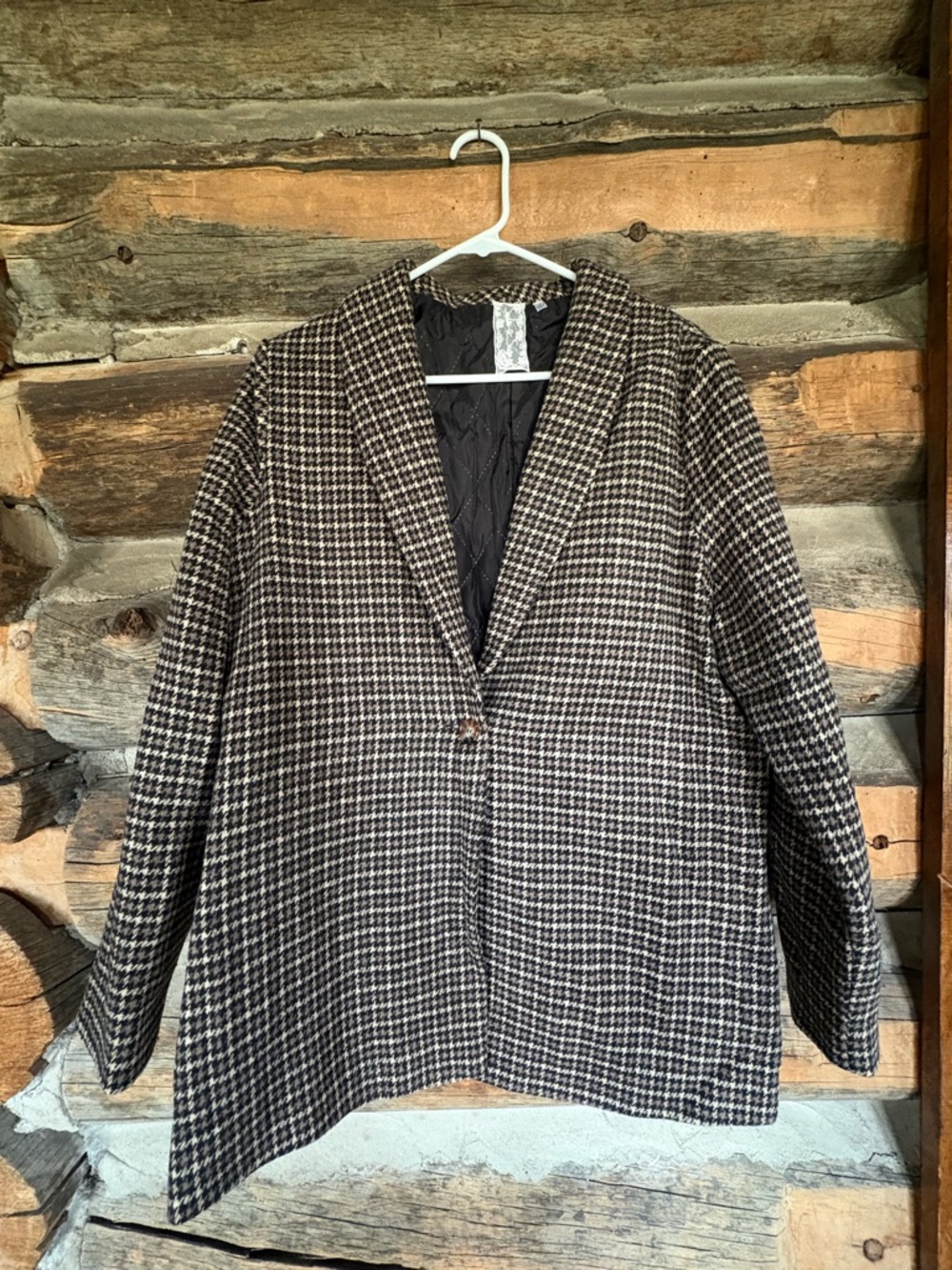 Sadie & Sage Brown and Black Houndstooth Shawl Collar Blazer
